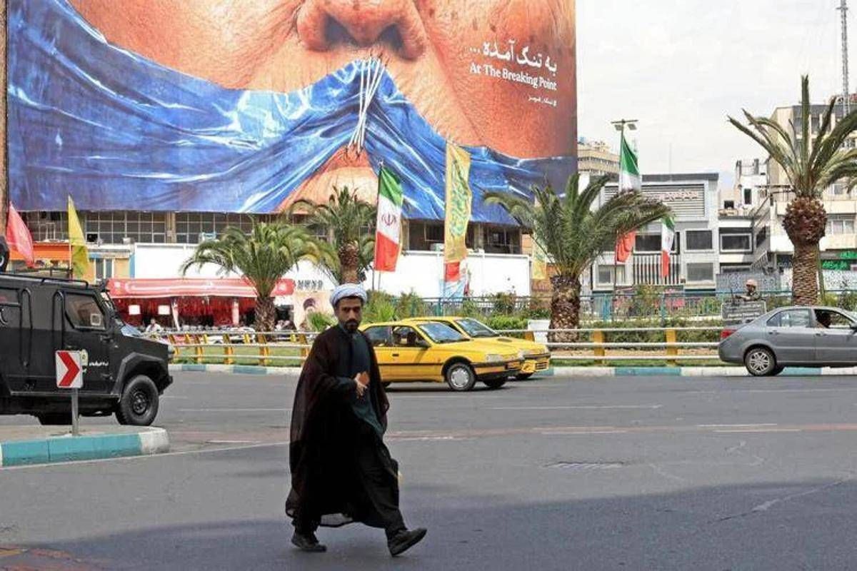 Attacco Usa nel Sud dell'Iran, Teheran minaccia basi americane - 