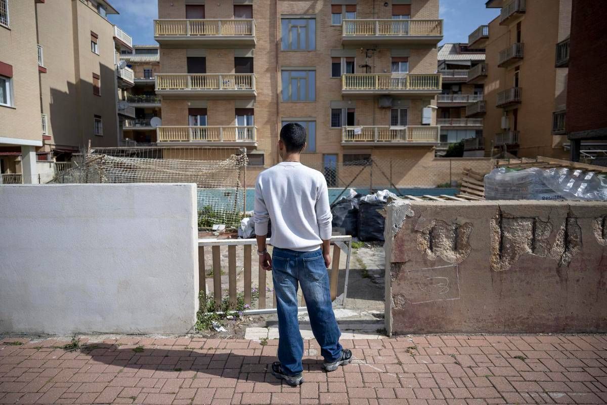 Save the Children: in grandi città 1 minore su 10 vive in aree più fragili col doppio dei tassi di dispersione e abbandono scolastico - 