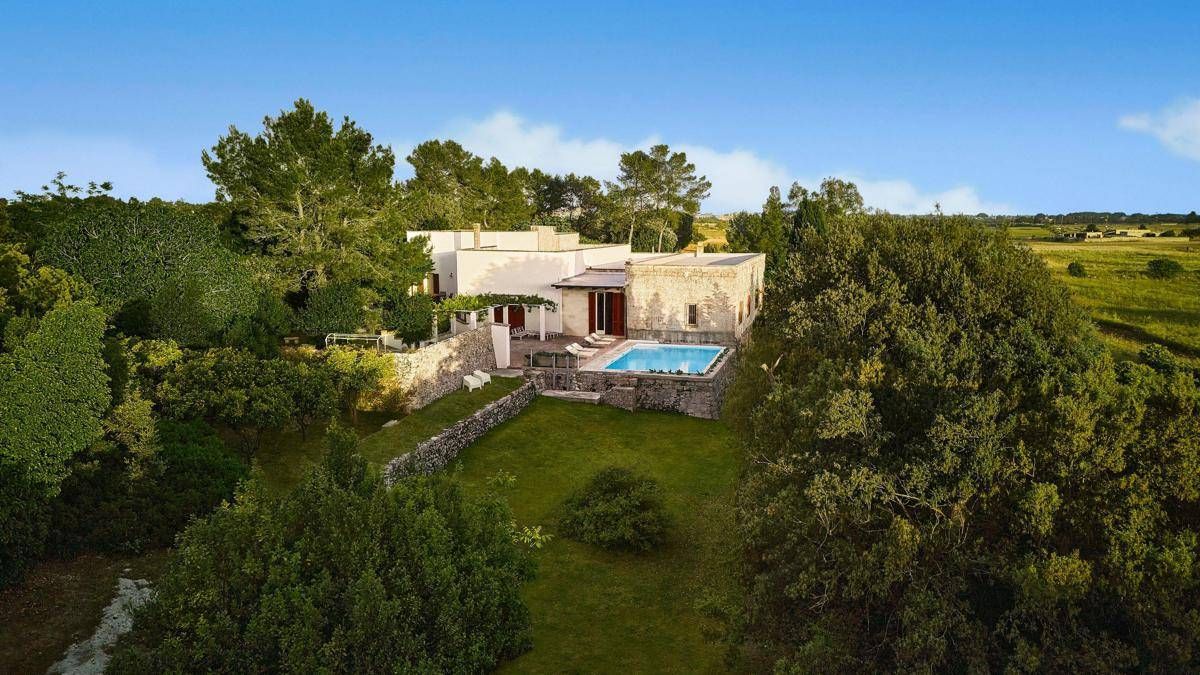 Vacanze, per 6 italiani su 10 smartphone compromette relazioni, da Airbnb 1 settimana senza in masseria del Salento - 
