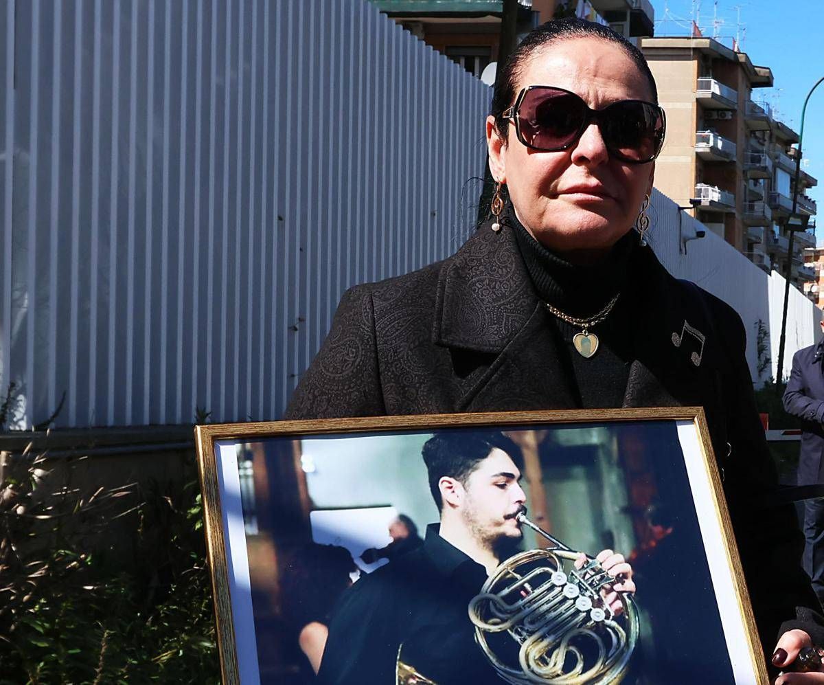 Concertone primo maggio, mamma Giogiò: "Geolier ha mantenuto la promessa fatta sulla bara di mio figlio" - 