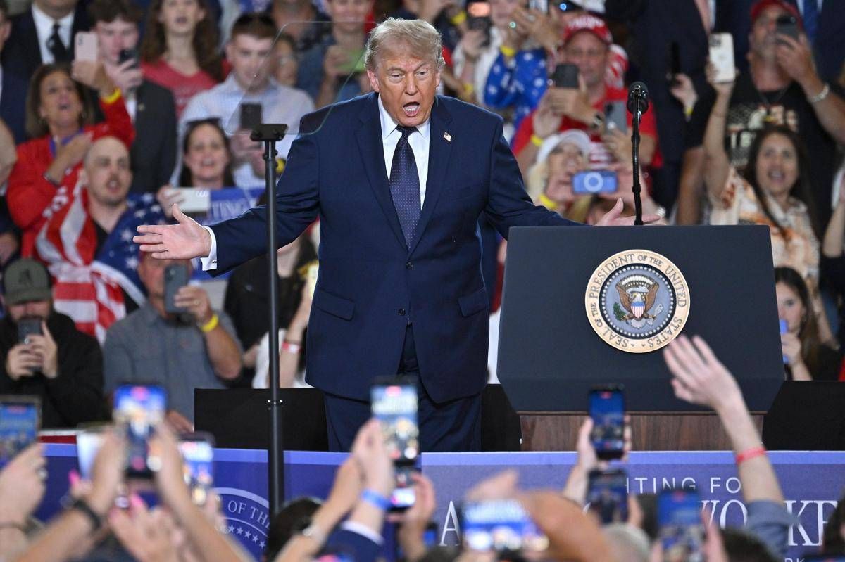 Iran-Usa, Trump vuole modificare l'accordo: le nuove condizioni sul nucleare - 