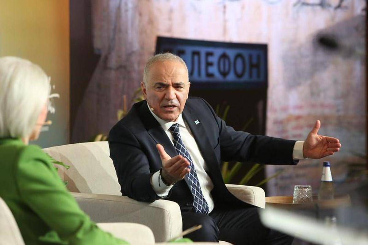 "La Cina aspetta la disfatta russa per riprendersi la Siberia": Kasparov sul regime di Putin - 