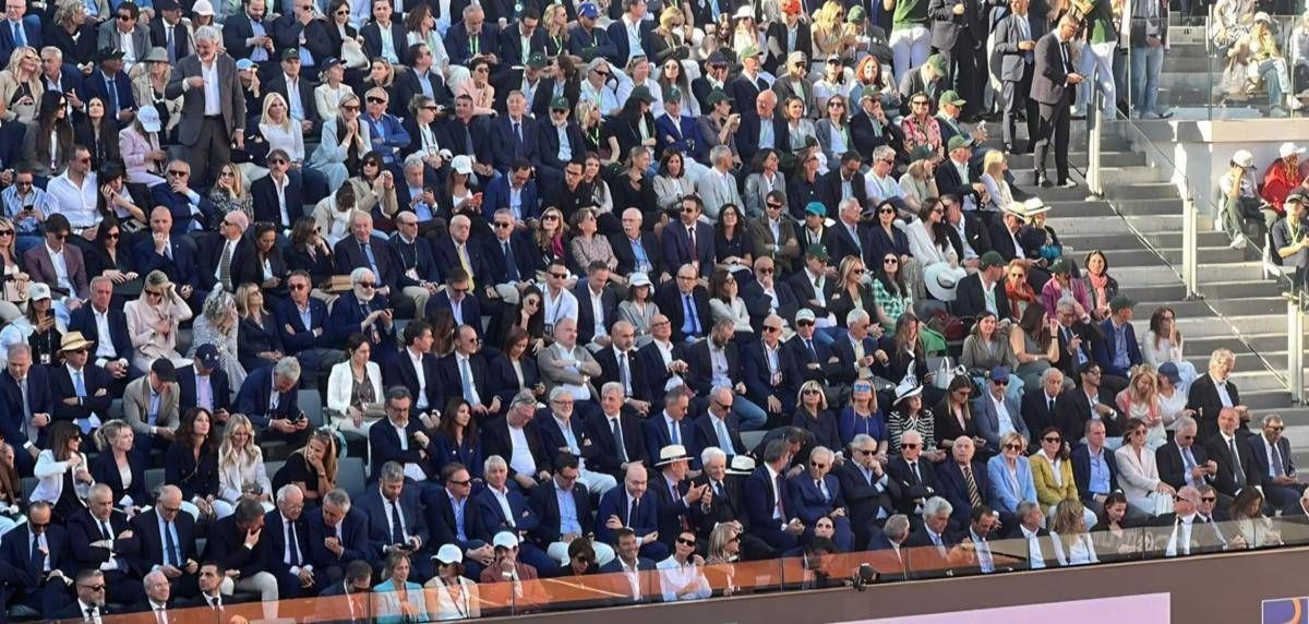 Non solo Mattarella, tanti vip in tribuna autorità per l'impresa di Sinner al Foro italico - 
