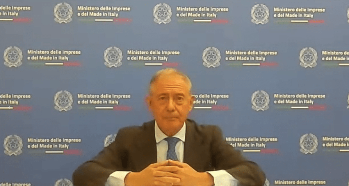 Farmaceutica, Urso: "Modello di politica industriale per vincere sfida innovazione" - 