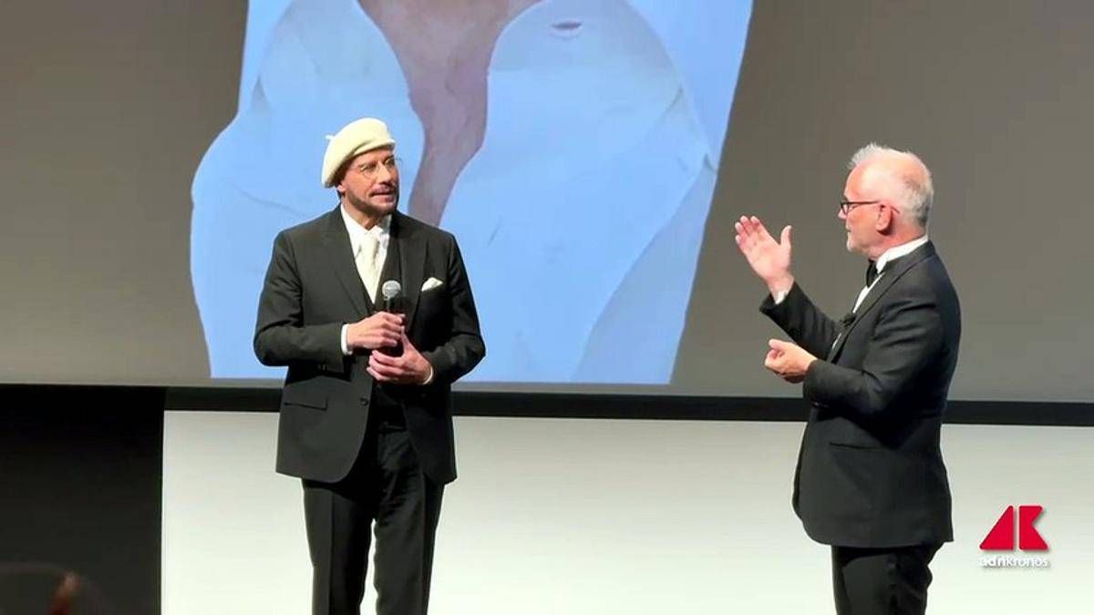 Festival di Cannes, John Travolta riceve a sorpresa la Palma d'oro d'onore - 