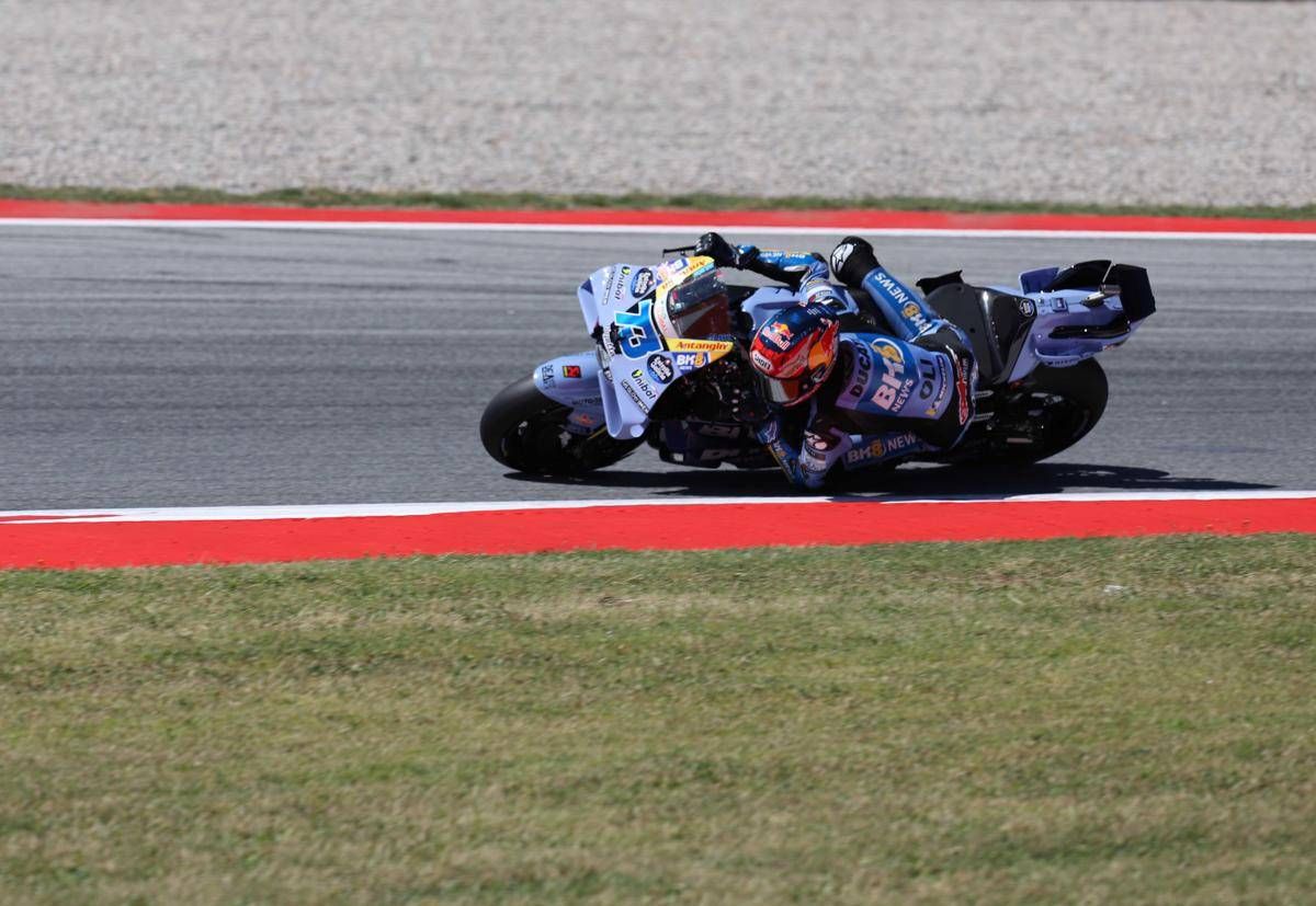 MotoGp Barcellona, incidente Marquez e doppia bandiera rossa nel Gran Premio di Catalogna: cos'è successo - 