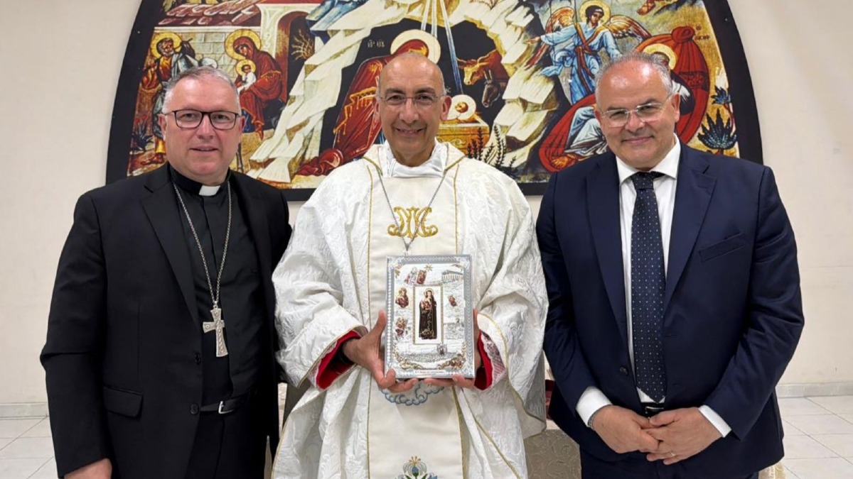 Consegna Icona Madonna al Cardinale Reina - Michele Affidato - Foto Uff. Stampa Michele Affidato 11.05.2026
