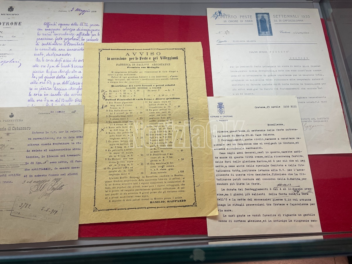 Manifesti Madonna di Capo Colonna - Archivio Storico Comunale (Foto Redazione 11.05.2026)