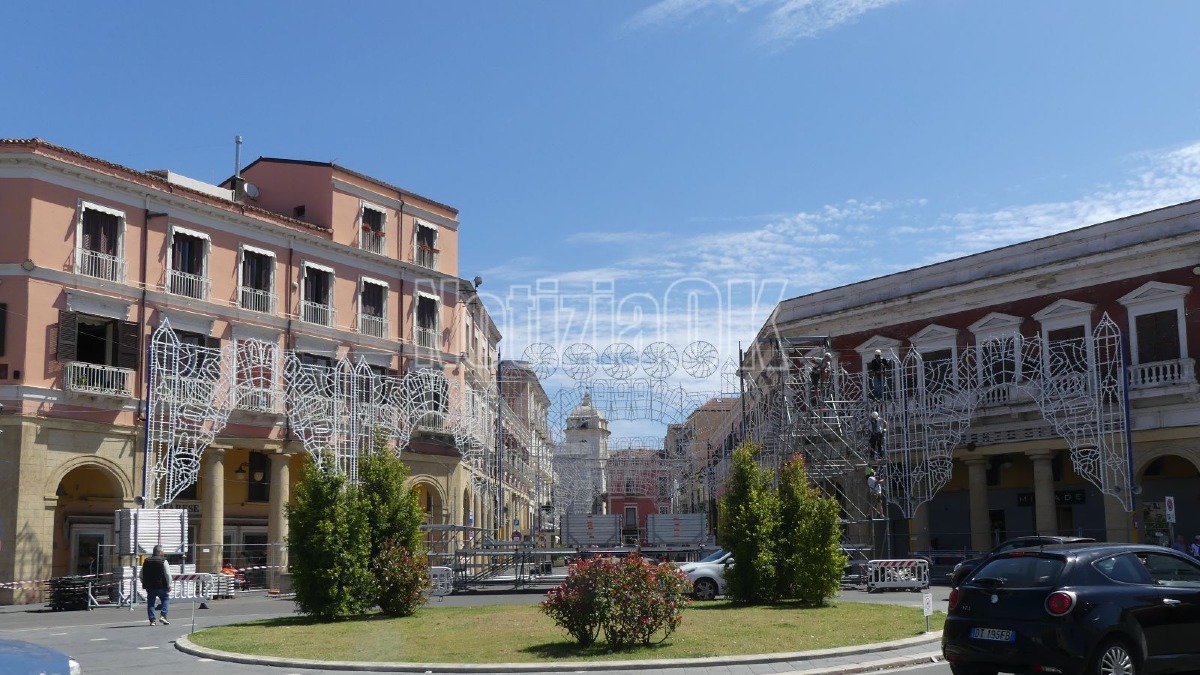 Allestimento Palco Piazza Pitagora - Crotone - Foto redazione 13.05.2026