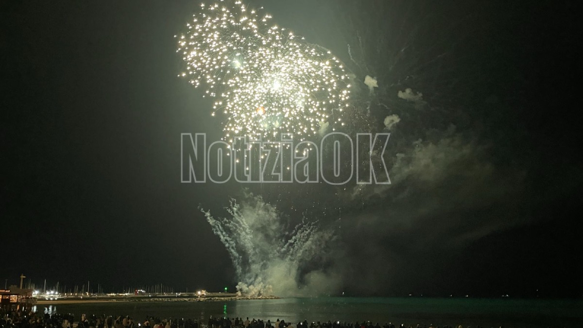 Fuochi d'artificio Madonna di Capo Colonna - Foto Redazione 17.05.2026