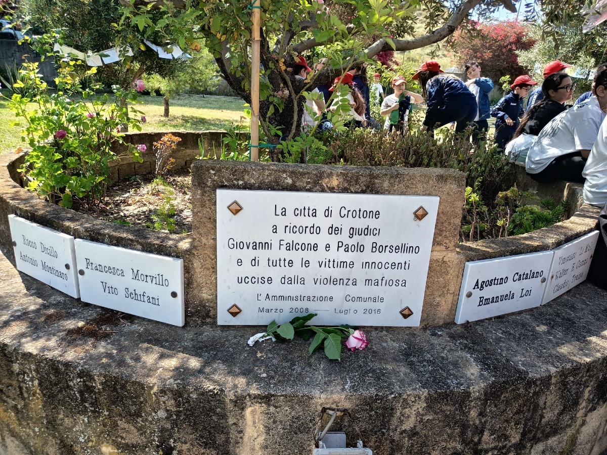 Studenti Codignola al Giardino Falcone Borsellino (U.S. I.C. Papanice-Alfieri 22.5.2026)