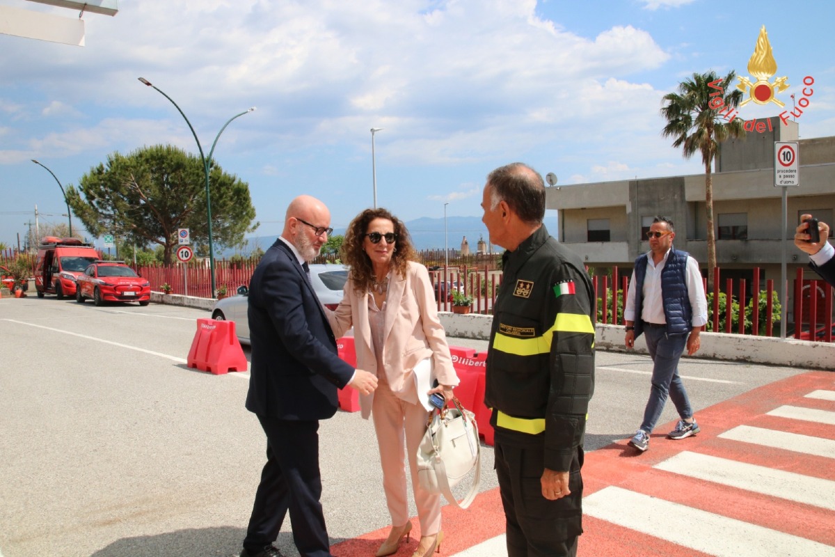 Wanda Ferro visita Vigili del fuoco - Foto Uff. Stampa Wanda Ferro 25.05.2026