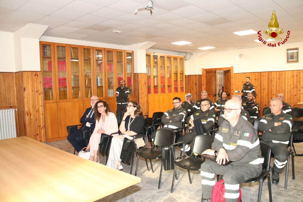 Wanda Ferro visita Vigili del fuoco - Foto Uff. Stampa Wanda Ferro 25.05.2026