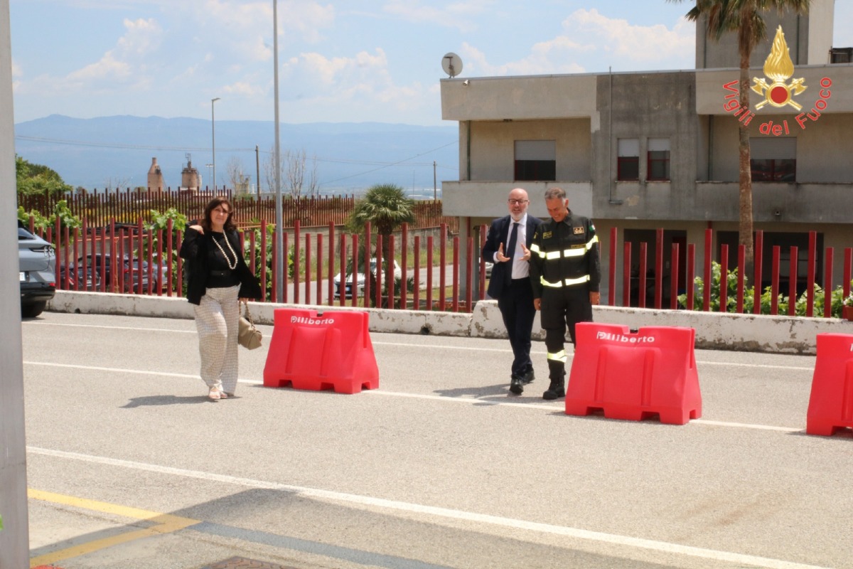 Wanda Ferro visita Vigili del fuoco - Foto Uff. Stampa Wanda Ferro 25.05.2026
