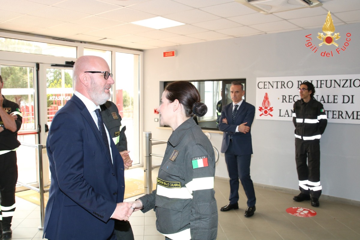 Wanda Ferro visita Vigili del fuoco - Foto Uff. Stampa Wanda Ferro 25.05.2026