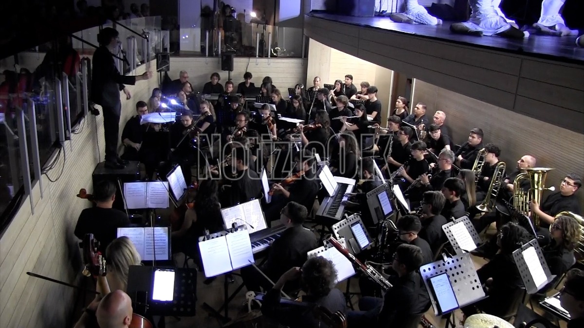 "Oltre il mare la luce" - Liceo Gravina al Teatro Scaramuzza - Crotone (Foto Redazione 28.05.2026)