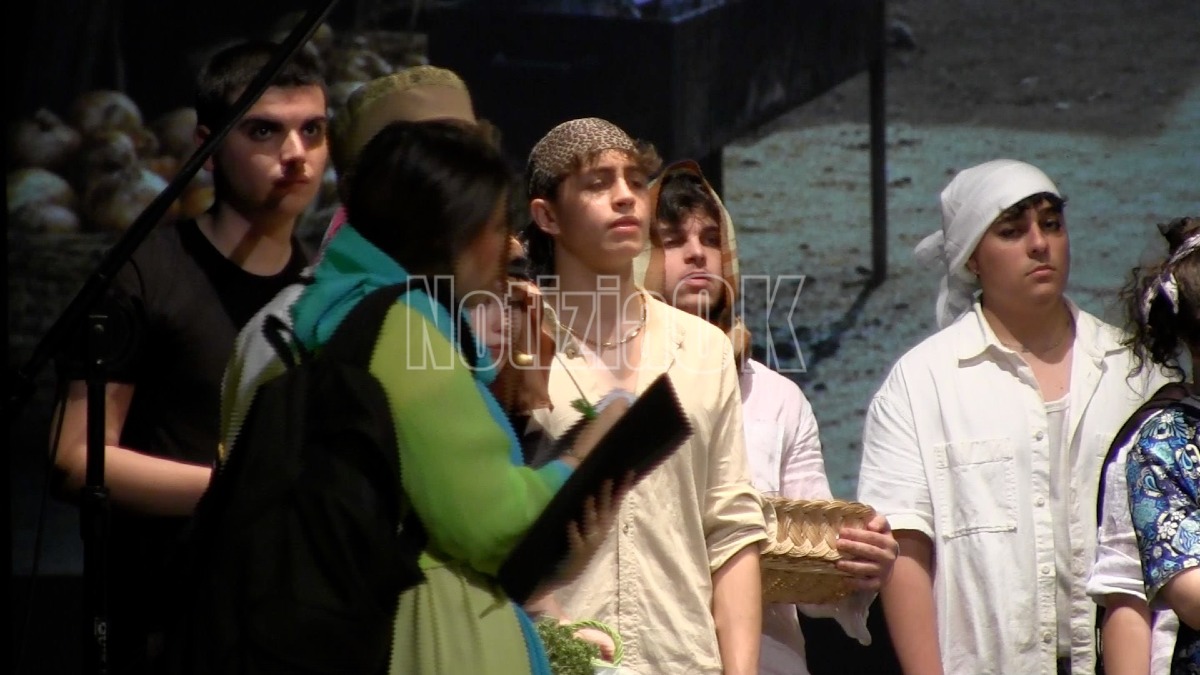 "Oltre il mare la luce" - Liceo Gravina al Teatro Scaramuzza - Crotone (Foto Redazione 28.05.2026)