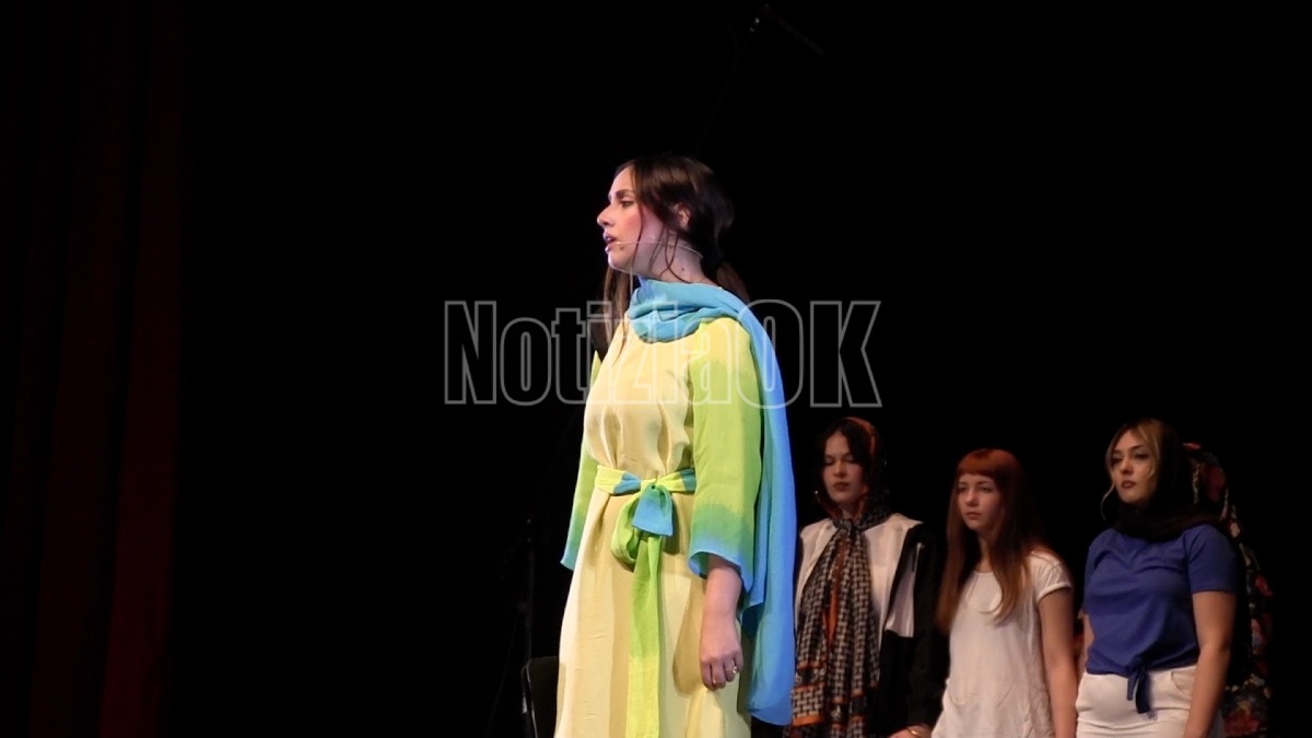 "Oltre il mare la luce" - Liceo Gravina al Teatro Scaramuzza - Crotone (Foto Redazione 28.05.2026)