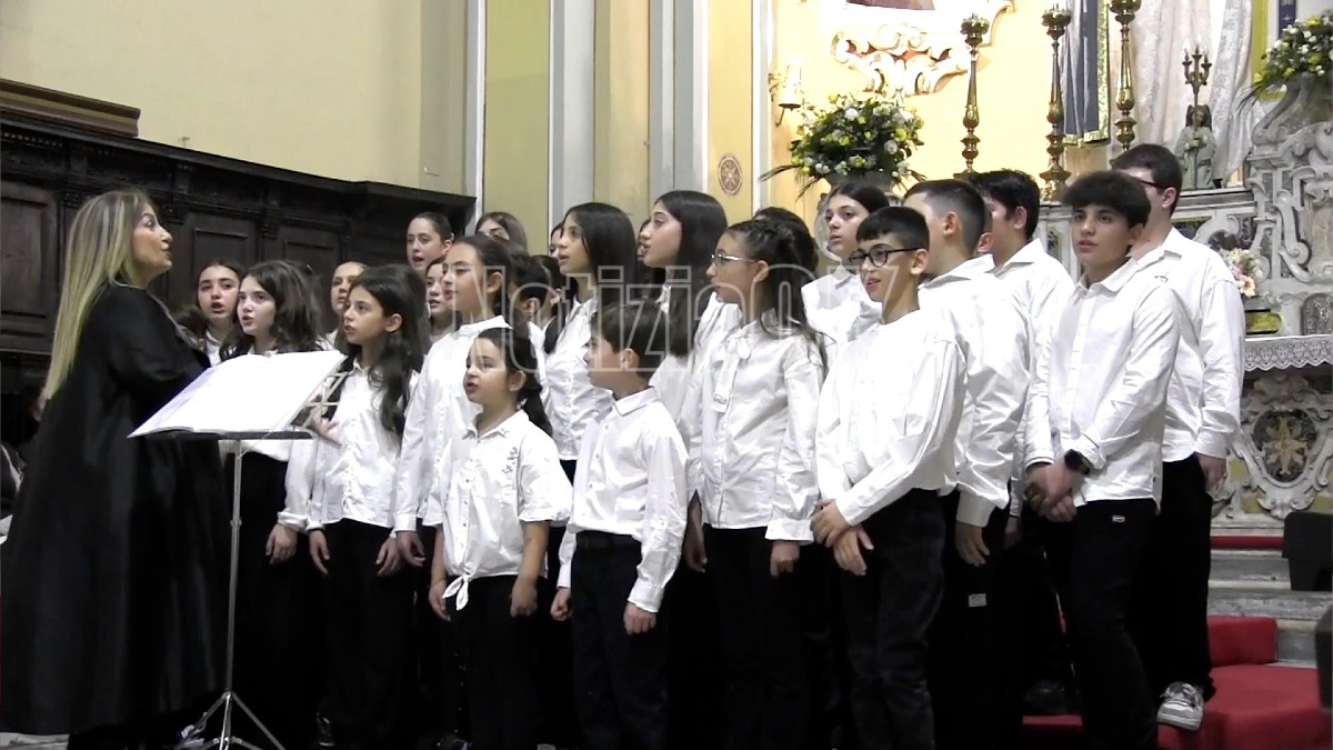 Coro Scolastico Crotonese - Ave, donna sanctissima - Foto redazione 28.05.2026