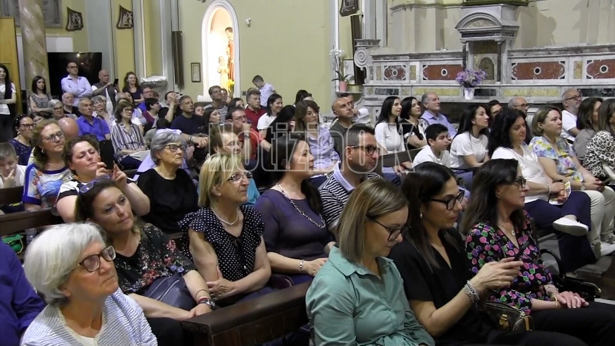 Coro Scolastico Crotonese - Ave, donna sanctissima - Foto redazione 28.05.2026