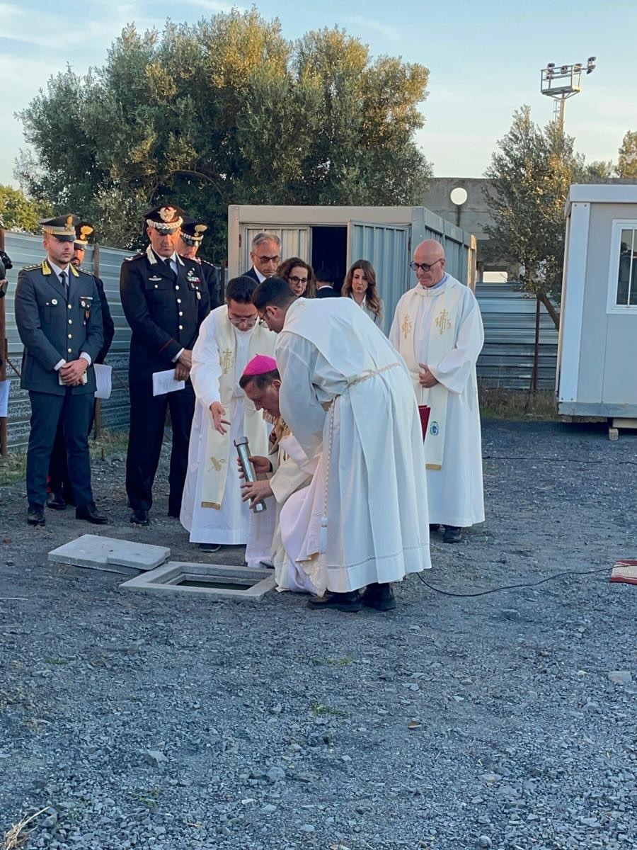 Posa prima pietra chiesa simeri mare - Foto: Uff. Stampa Wanda Ferro 