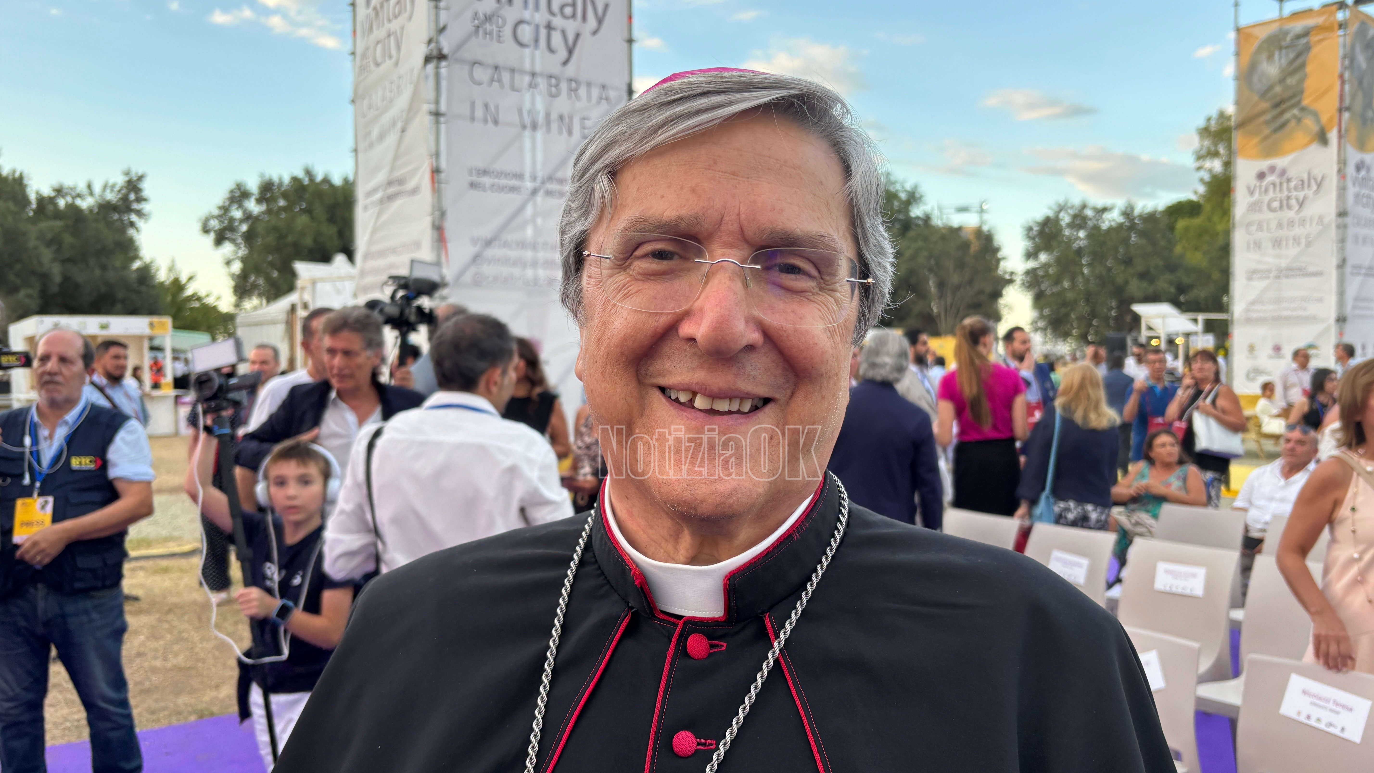 Monsignor Savino a Cerisano, incontro su Leone XIV e la sfida della pace - Foto Redazione