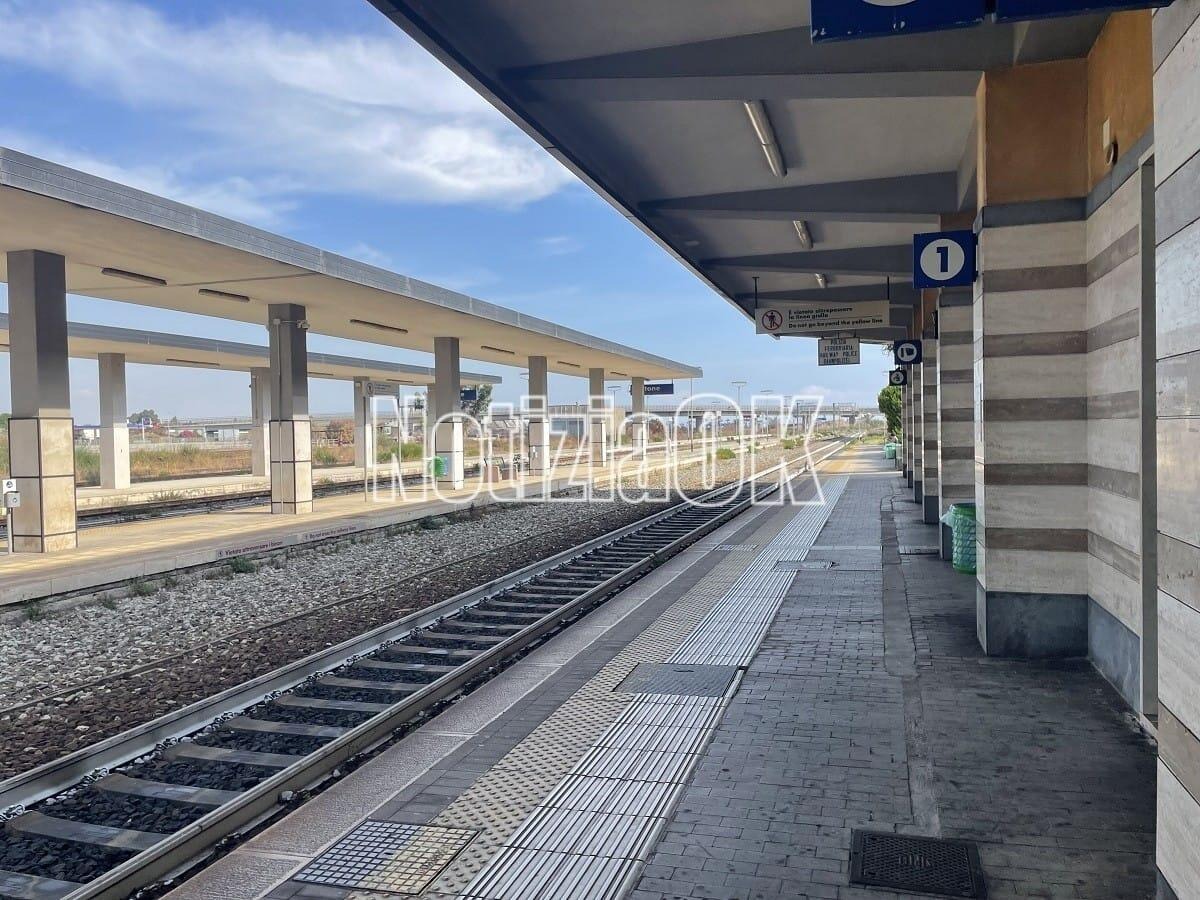 Proposto un Intercity diretto Crotone–Cosenza–Roma - Binari ferroviari in una foto di archivio