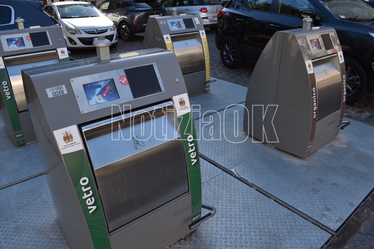 Catanzaro, nuova raccolta mobile per indumenti usati e oli vegetali nei mercati rionali - Foto: Redazione 