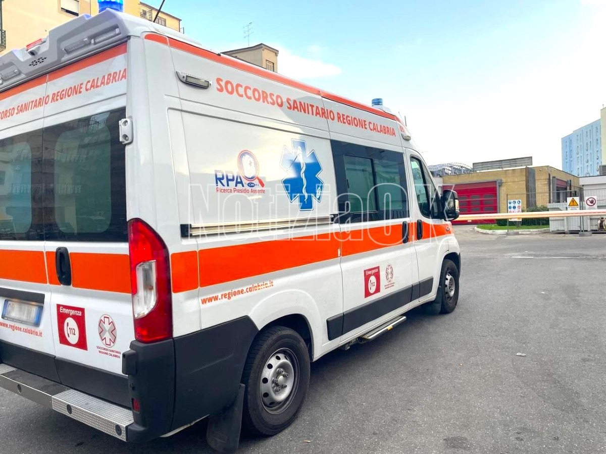 Torre Melissa: 25enne si accascia in strada, salvato dal 118 - 