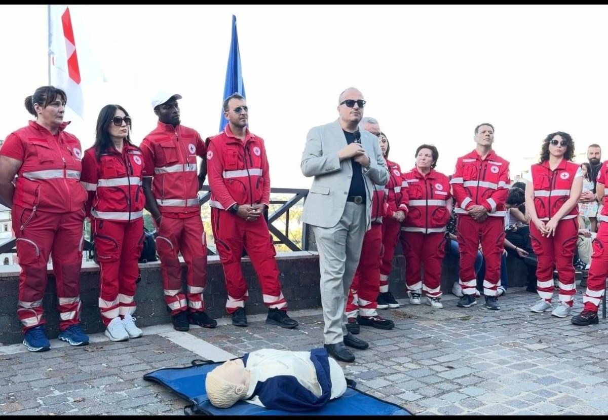 Caccuri, inaugurata una nuova postazione con defibrillatore sul Corso cittadino - Foto: Uff. Stampa Comune di Caccuri