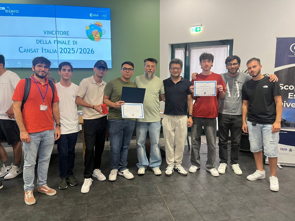 (FOTO) Crotone - Gli studenti del Donegani brillano alla CanSat - Foto: Team "Donegani Atmoscience"