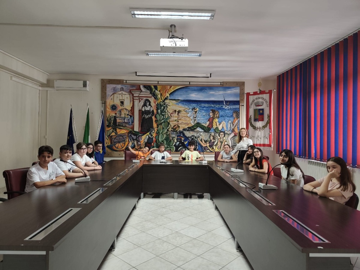 Gli studenti alla scoperta del Comune di Botricello - Foto: Uff. Stampa Comune di Botricello 