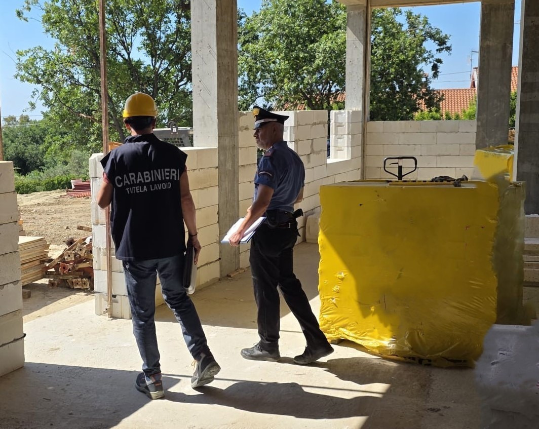 Soveria Simeri - Lavoro nero e gravi irregolarità: cantiere sospeso - Foto: Ufficio stampa Comando provinciale Carabinieri Catanzaro
