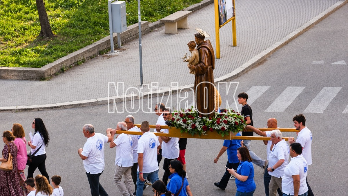 Sant’Antonio, oggi la processione: Crotone si prepara alla festa del 13 giugno - Foto: Redazione 