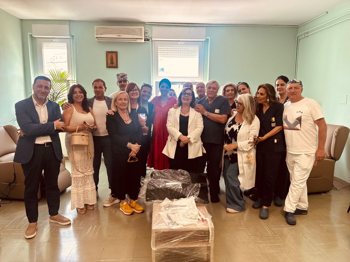 “Note fuori udienza”: nuova donazione al reparto di Ortopedia dell’ospedale di Crotone - Foto: Uff. Stampa Comitato Note Fuori Udienza