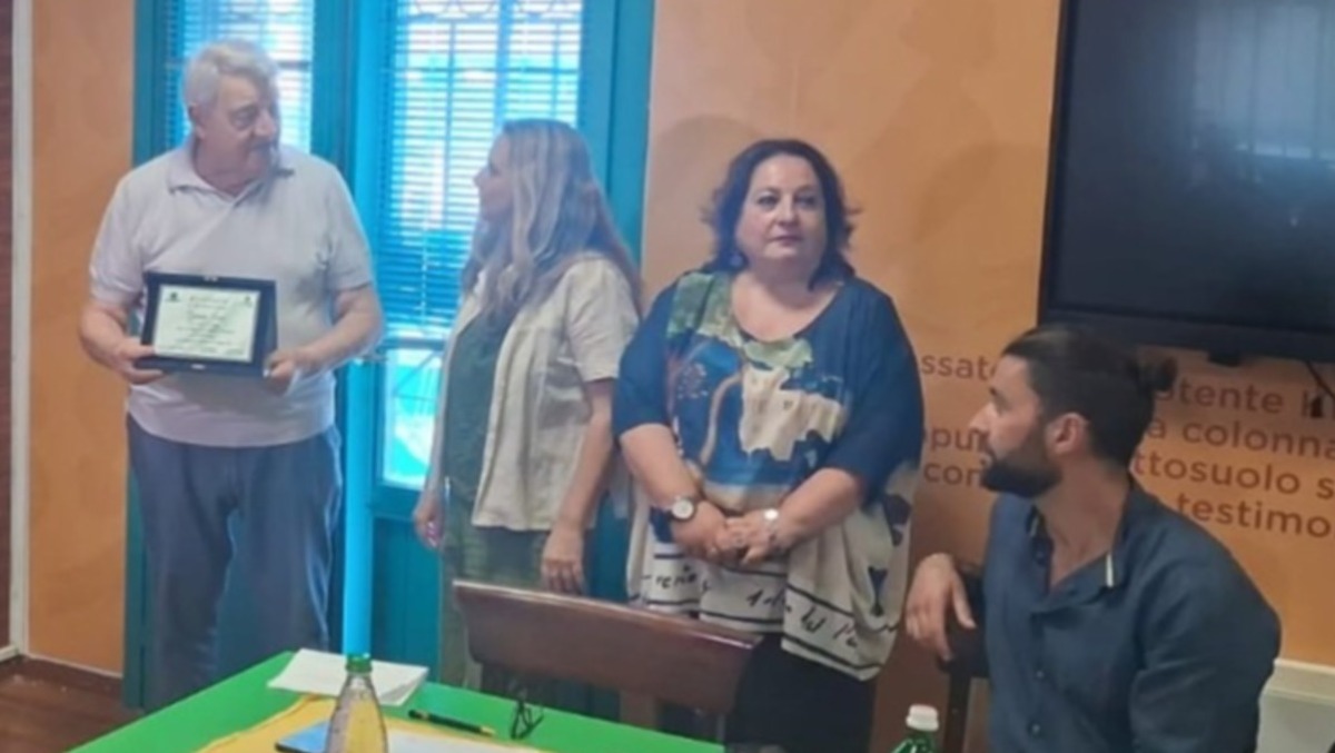 Confronto sull’ambiente all’Area Marina Protetta: premiato Gerardo Sacco - Foto: Uff. Stampa Comune di Crotone