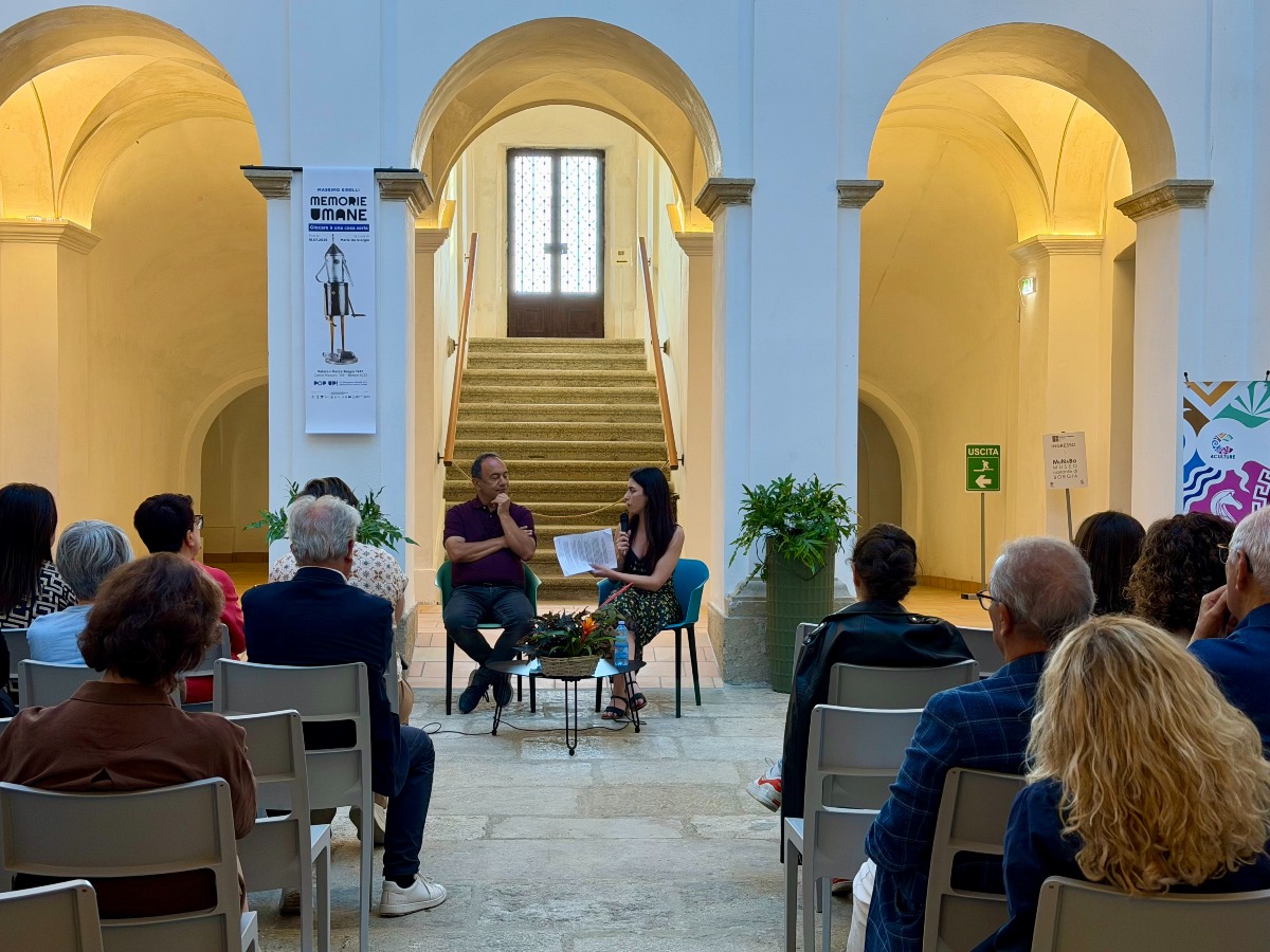 A Borgia arriva Alessandro Di Battista: confronto su democrazia, informazione e partecipazione civica - Foto: Uff. Stampa Borgia Community Hub – Le Piazze Parlanti
