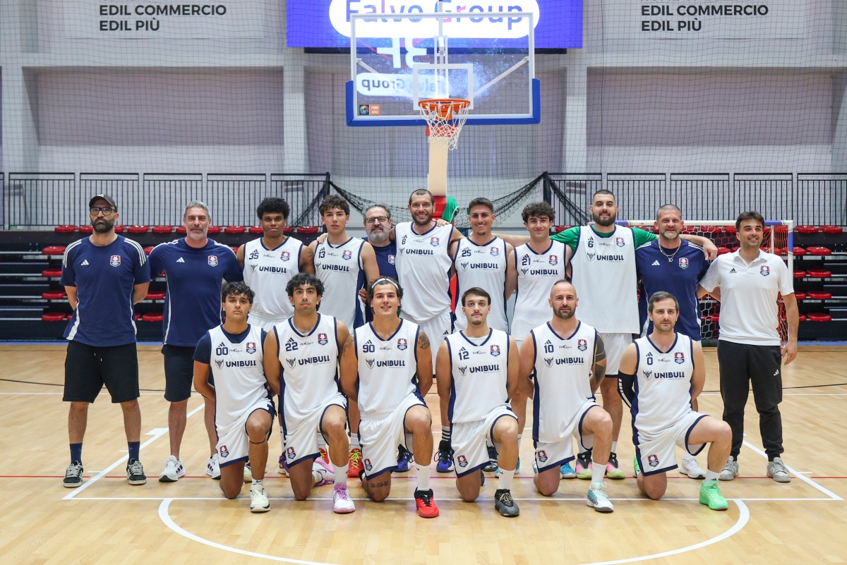 Pirossigeno Basket a Reggio Calabria per il match point: gara 2 di finale - Foto Uff. Stampa Pirossigeno Cosenza 