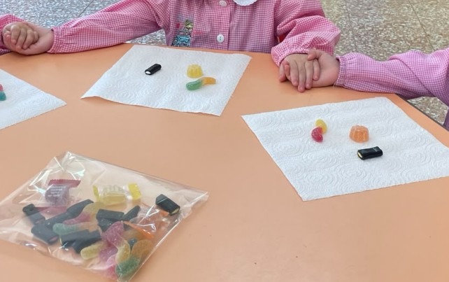 Bisignano, diversi fuori, uguali nel cuore: laboratorio sulle caramelle  - Foto: Uff. Stampa Pedagogista Teresa Pia Renzo