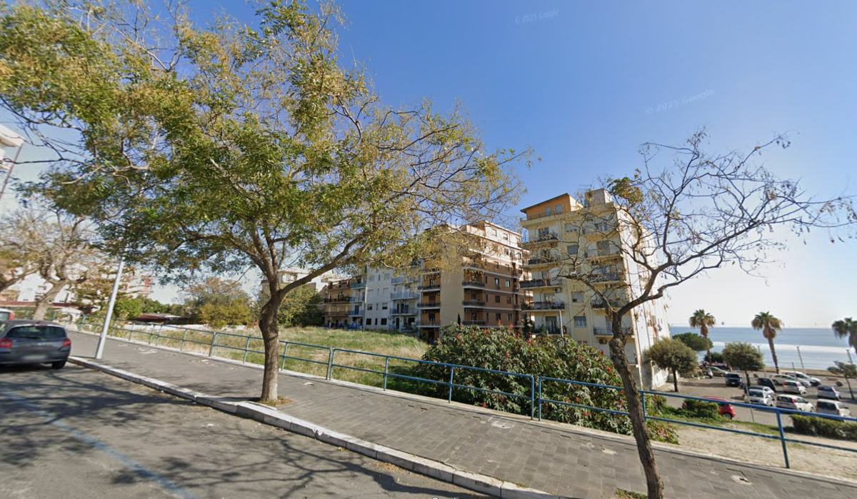 Crotone, il Partito Comunista alla Giunta: «Primo atto, cemento sul lungomare» - Foto: Uff. Stampa Partito Comunista di Unità Popolare 