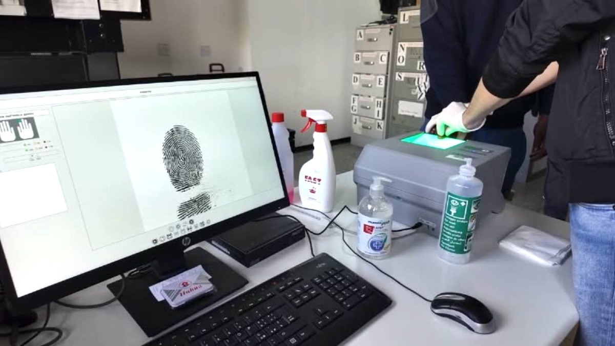 Cittadino irregolare intimidisce i residenti: disposto il trattenimento nel Cpr di Bari - Foto: Uff. Stampa Questura di Catanzaro