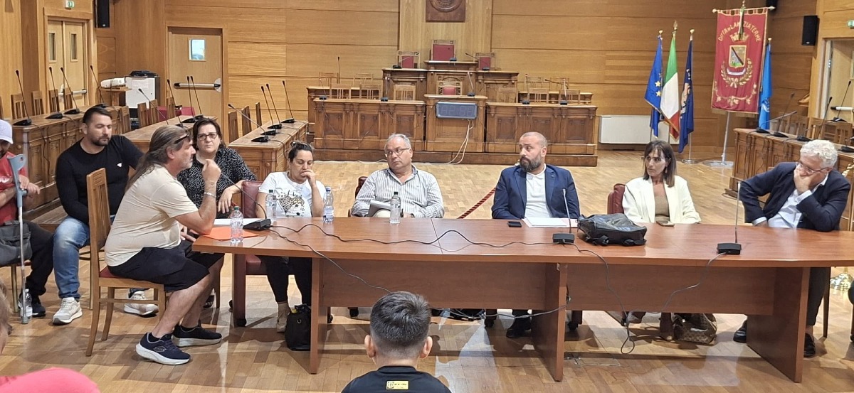 Lamezia Terme, avanti il percorso di superamento del campo: “Nessun nuovo ghetto, ma inclusione e legalità” - Foto: Uff. Stampa Domenico Gianturco