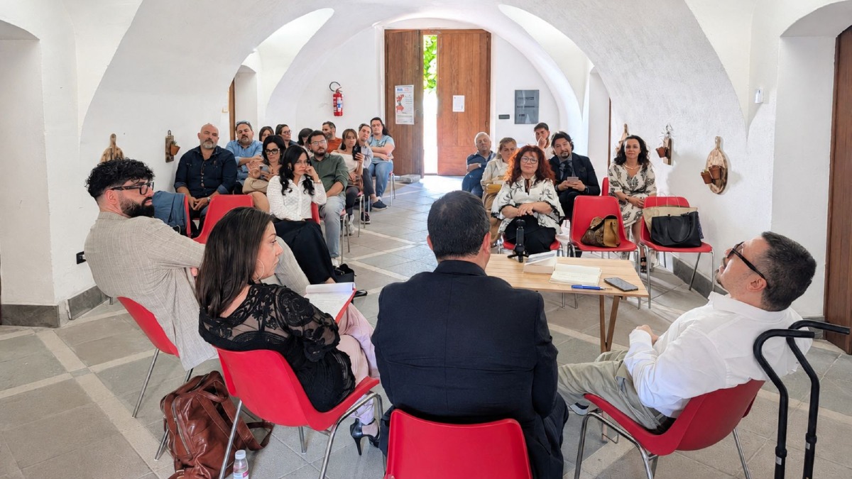 Borgia - Centro Oikos, dal libro di Ponte una riflessione sul benvivere e la dignità umana - Foto Uff. Stampa Progetto Oikos