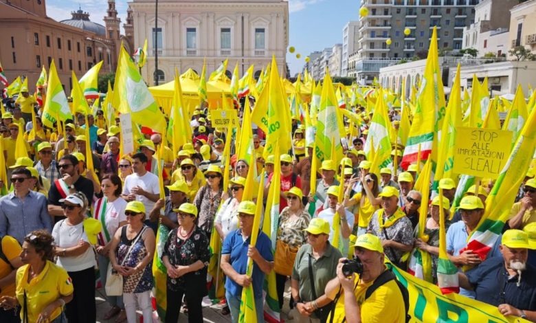 Coldiretti Calabria in prima linea: a Bari la protesta contro speculazioni, frodi e crollo dei prezzi
