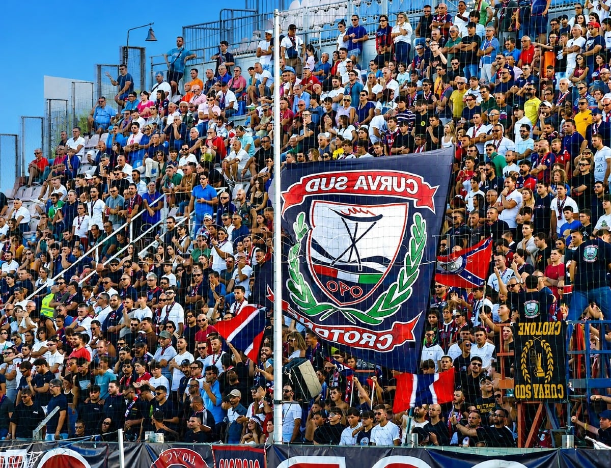 Crotone, i Pitagorici chiamano la città: “Ora sosteniamo il club rossoblù” - Foto: Redazione 