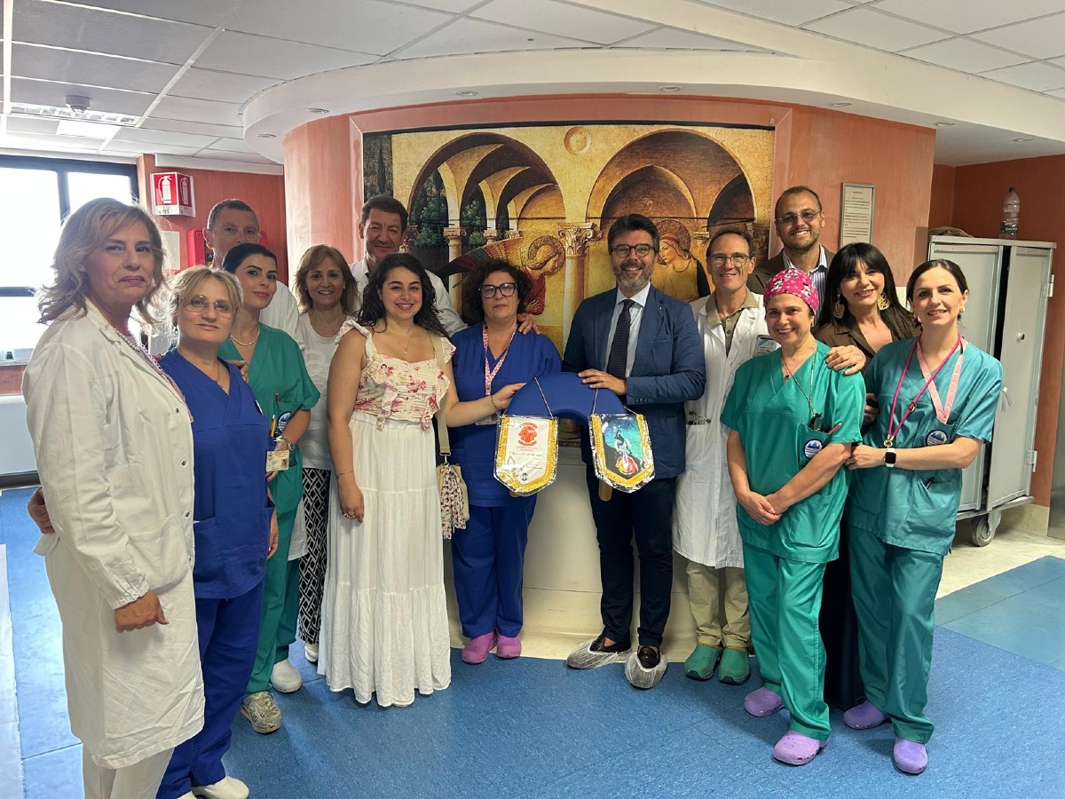 Catanzaro, donati supporti speciali per il parto attivo al reparto di Ostetricia e Ginecologia - Foto: Uff. Stampa Lions Club Catanzaro Host