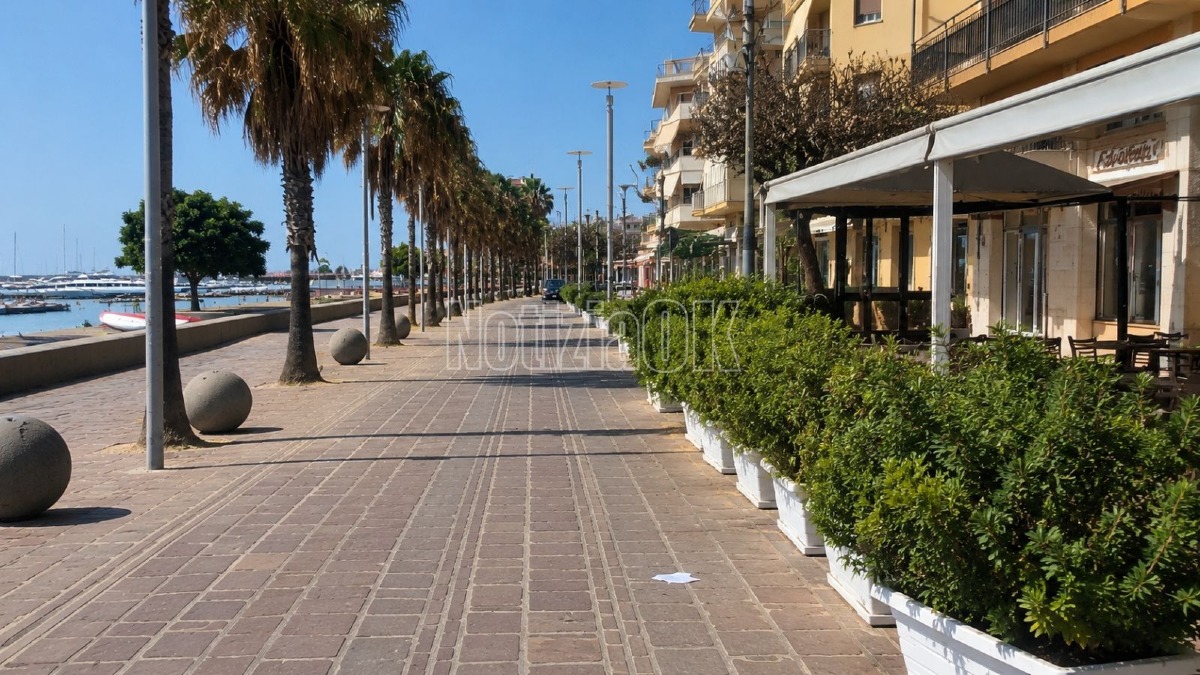 Crotone - Pulizia straordinaria in viale Gramsci, scattano divieti a traffico e sosta - Foto: Redazione 