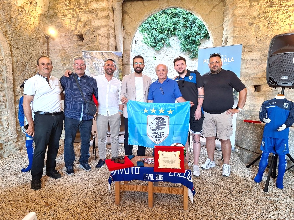 Cleto celebra il calcio giovanile: premiati decine di giovani atleti - Foto Uff. Stampa Comune di Cleto 
