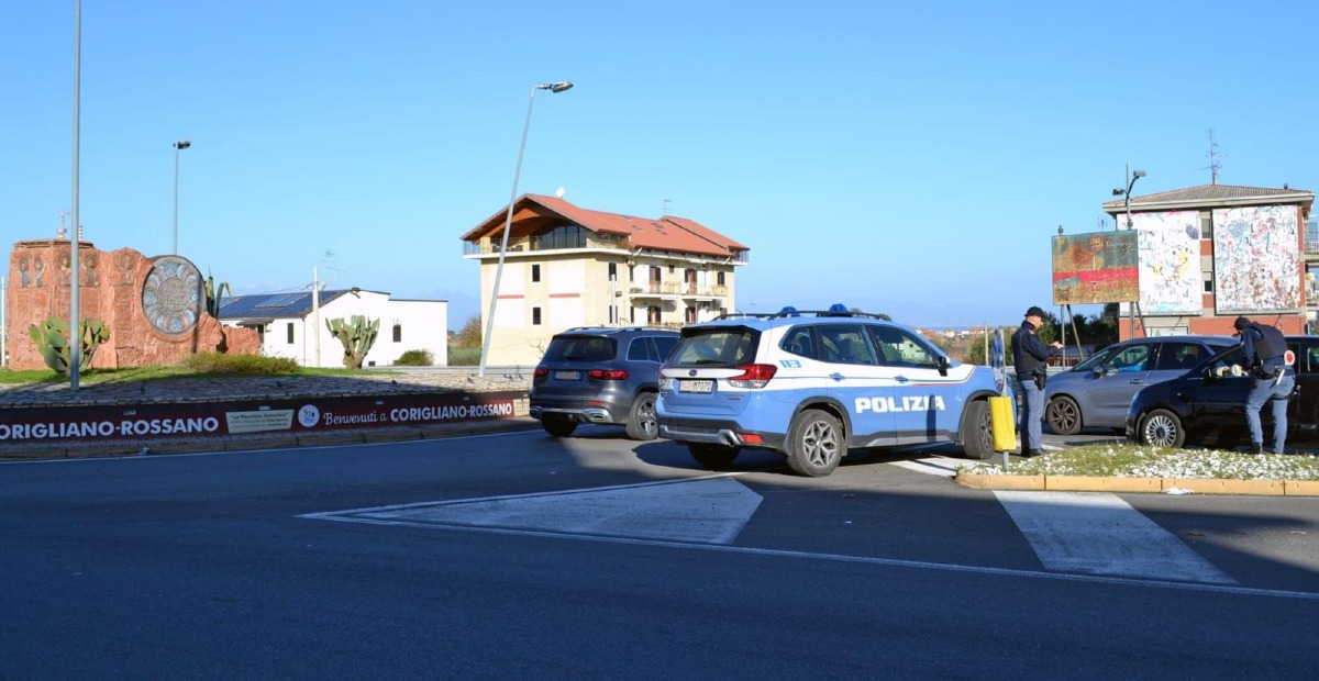 Corigliano-Rossano, aggredisce la madre davanti ai poliziotti: arrestato 51enne - Foto Uff. Stampa Polizia di Stato 