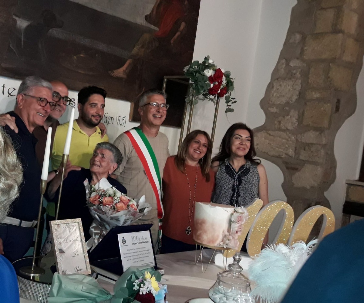 La Calabria celebra i 100 anni della signora Maria Teresa Giordano - Foto: Uff. Stampa Comune di Mesoraca